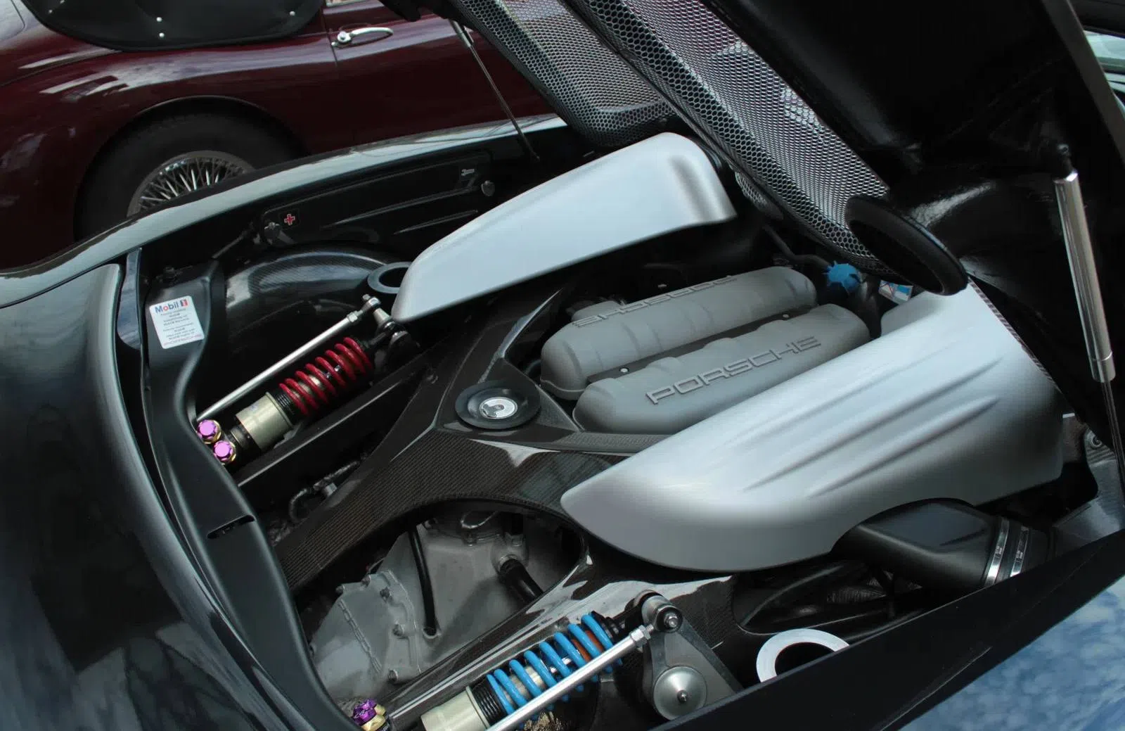 Spot vd week Porsche Carrera GT